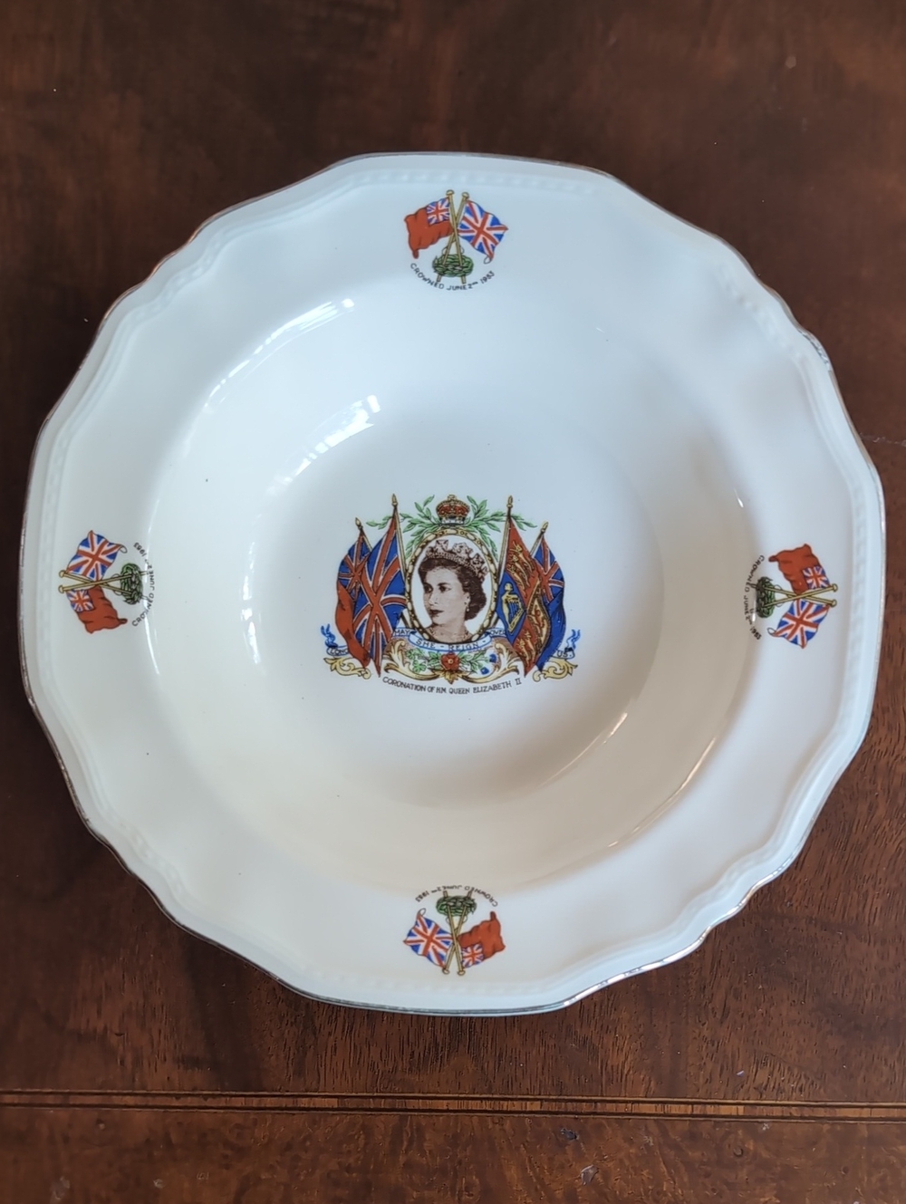 Queen Elisabeth II 1953 Commemorative Ceramic Serving Bowl